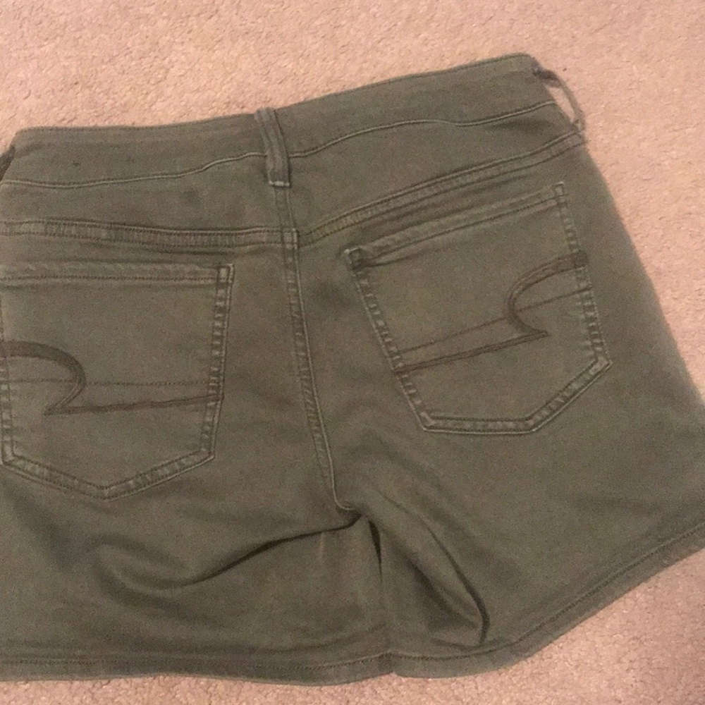 Shorts - Picture 3 of 4